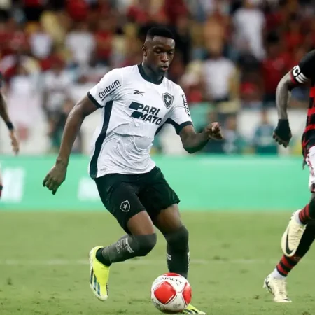 Botafogo anuncia lesão de Luiz Henrique; atacante afastado por período não determinado