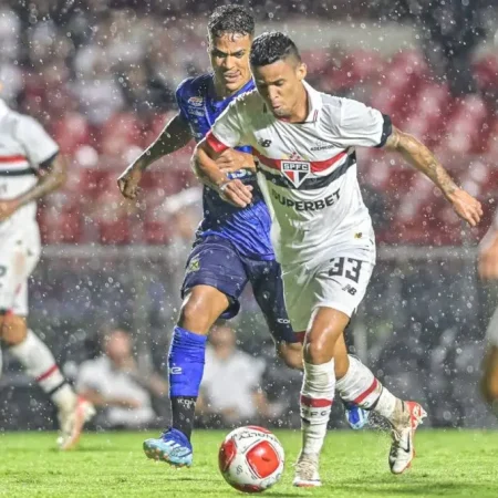 São Paulo finaliza preparativos para o jogo contra o Santos