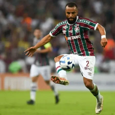 Fluminense Pode Contar com Retorno de Samuel Xavier para Duelo Decisivo contra a LDU