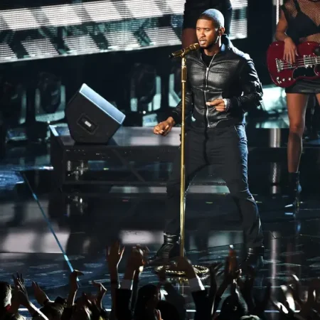Usher Não Receberá Cachê por Performance no Intervalo do Super Bowl