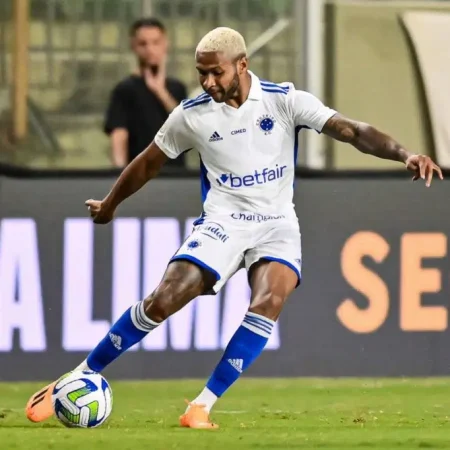 Internacional reforça ataque com ex-jogador do Cruzeiro