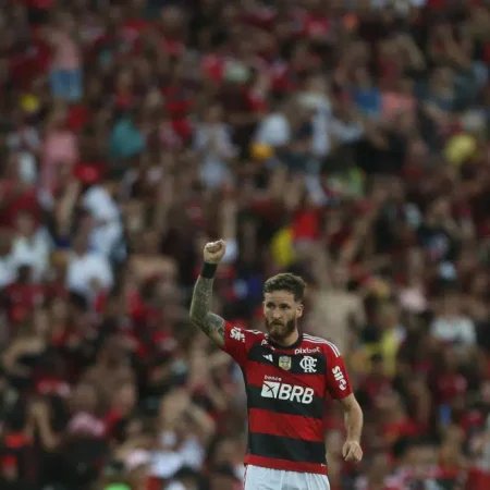 Flamengo Supera Botafogo com Gol Decisivo nos Acréscimos