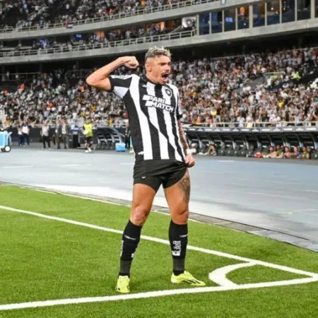 Botafogo Planeja Poupar Titulares no Duelo Contra o Fluminense