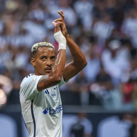 Matheus Pereira se destaca e Cruzeiro avança para a final do Campeonato Mineiro