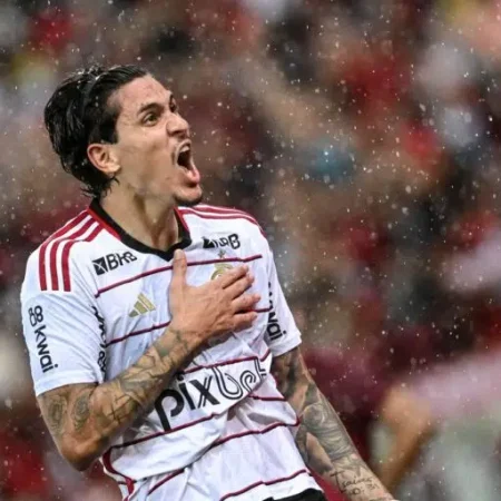 Flamengo conquista vitória suada contra o Atlético-GO no Serra Dourada
