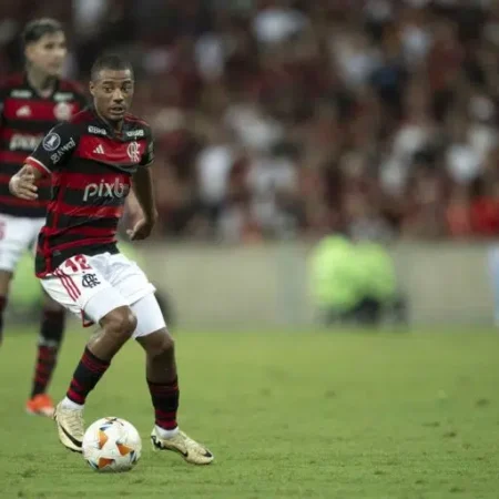 Flamengo supera São Paulo e assume a ponta do Brasileirão