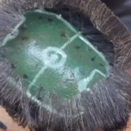 Barbeiro Cria Sensação na Web com Penteados Inspirados em Estádios de Futebol