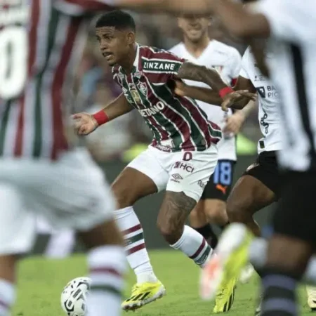 Fluminense aplica sanções a quatro atletas após indisciplina