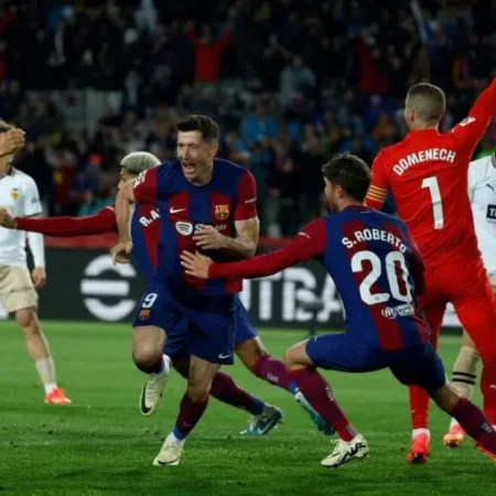 Barcelona Triunfa com Hat-trick de Lewandowski sobre o Valencia