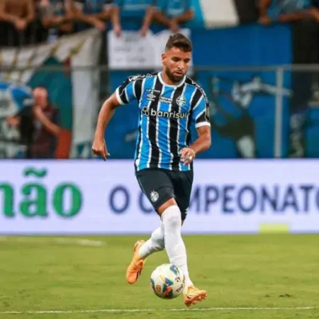 Grêmio Encara Estudiantes com Mudanças na Equipe: Diego Costa Ausente e Pepê Retorna